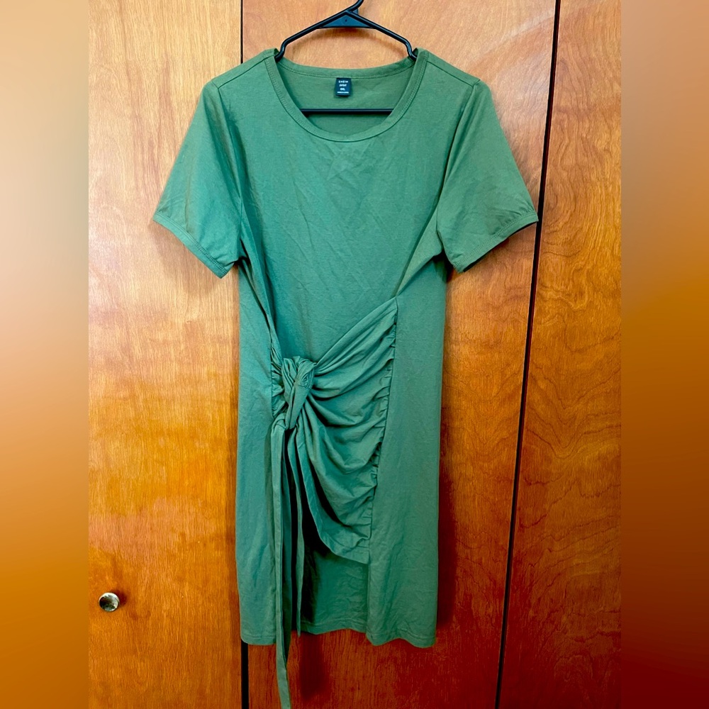 SHEIN T-shirt tie dress. Green. XL